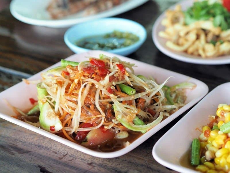Tay yemek, salata, somtam, somtum