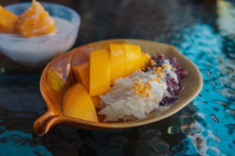 tayland tatlıları, tay tatlıları, yapışkan pirinç mango